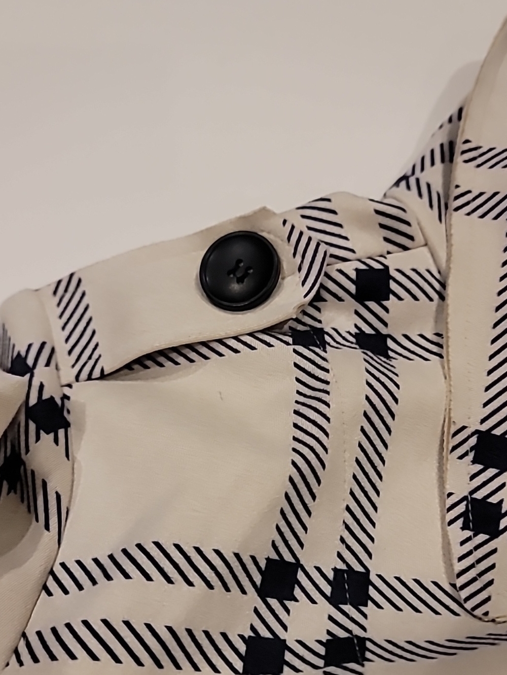 Solitaire Cream Plaid Trench Coat XL - Picture 13 of 14